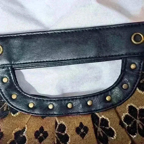 Apt. 9 vintage style Black and Gold Floral Clutch - Picture 4 of 7